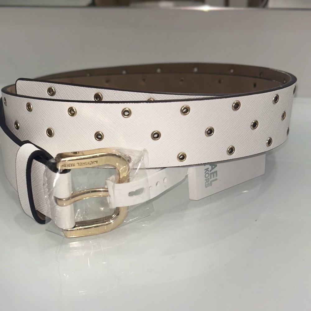NEW MICHAEL KORS LEATHER BELT WHITE COLOR W GOLD STUDS AND BUCKLE MEDIUM